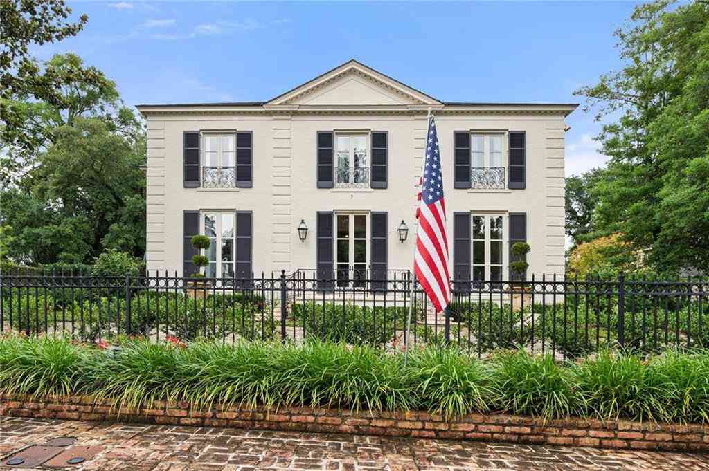 Homes For Sale - 3930 Yester Place<br/> Mobile, AL 36608