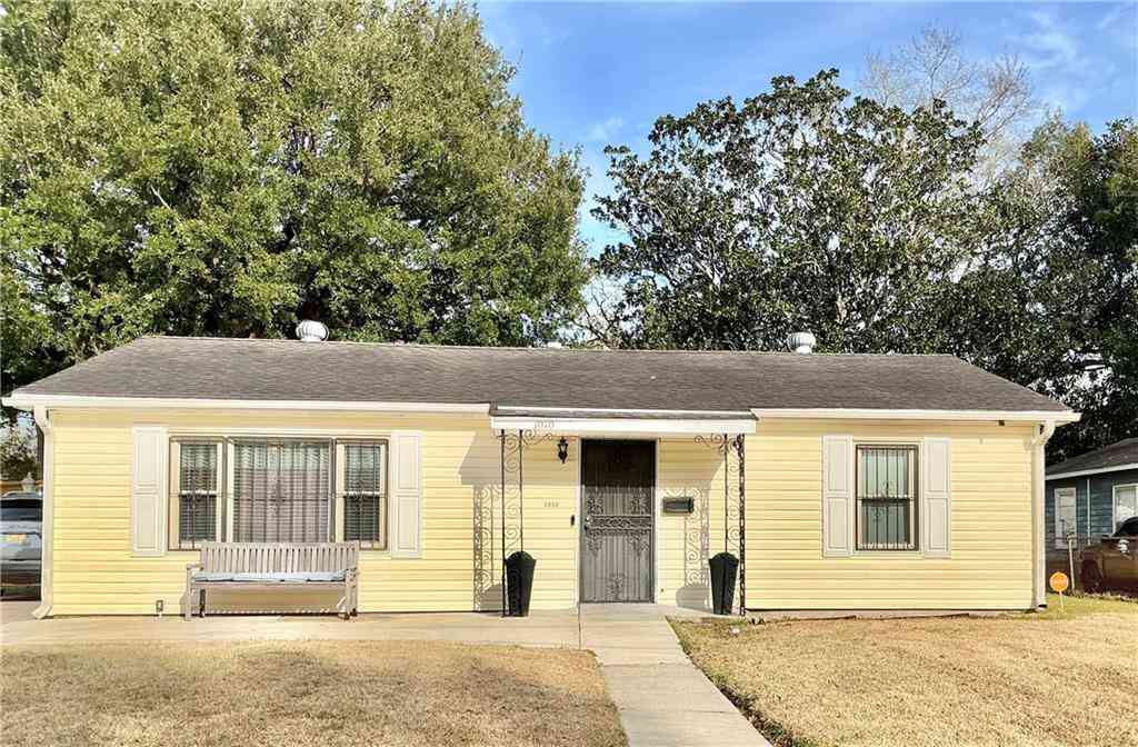 Homes For Sale - 1010 Barbara Drive<br/> Mobile, AL 36617
