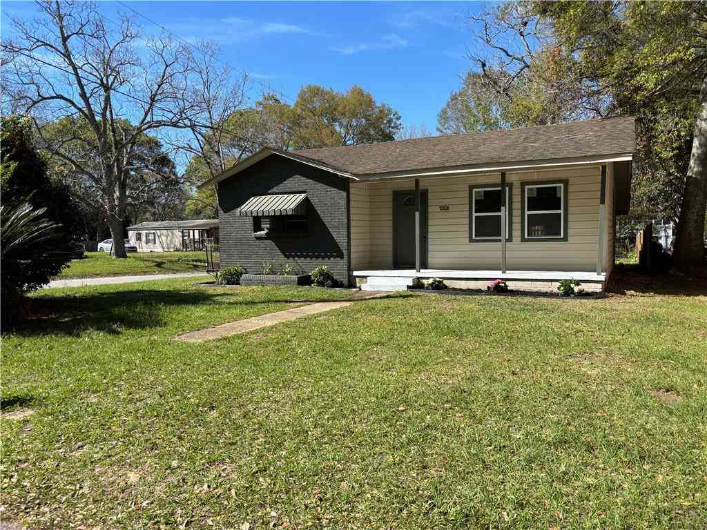 Homes For Sale - 12620 Pecan Street<br/> Grand Bay, AL 36541