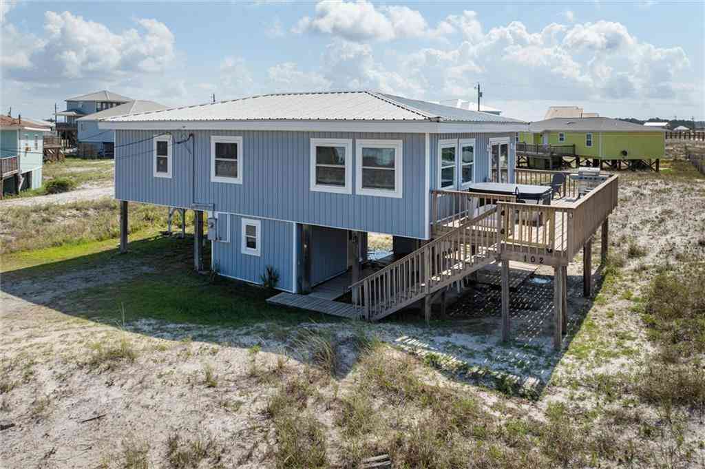 Homes For Sale - 102 Ponchartrain Court<br/> Mobile County, Dauphin Island, AL 36528