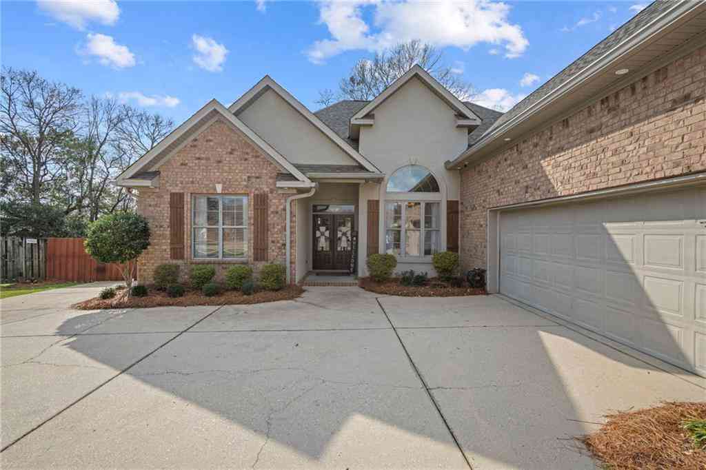 Homes For Sale - 9548 Mcrae Place Court<br/> Mobile, AL 36695