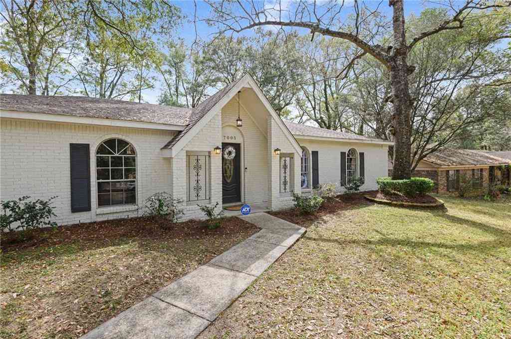 Homes For Sale - 7005 Orangeburg Drive<br/> Mobile, AL 36608