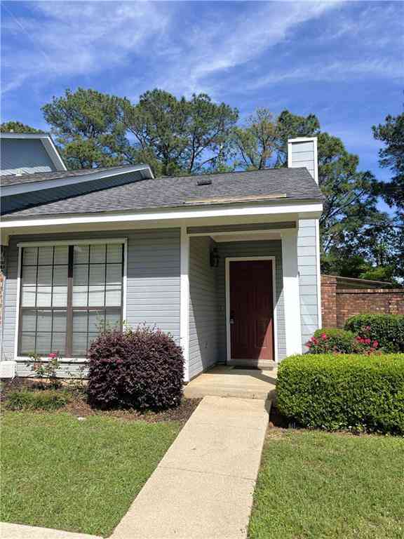 Townhouse For Rent - 5900 Grelot Road #101<br/> Mobile, AL 36609