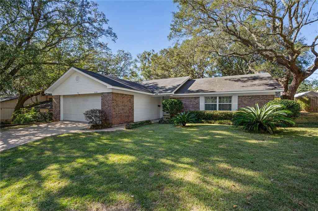 Homes For Sale - 2636 E Old Dobbin Drive<br/> Mobile, AL 36695