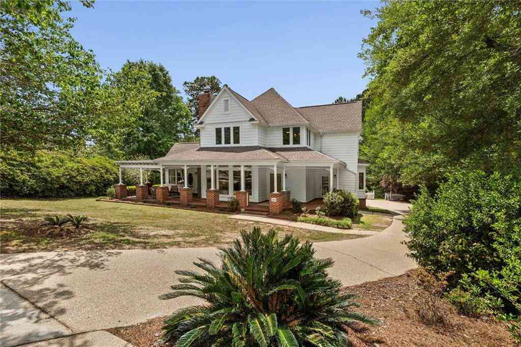 Homes For Sale - 1619 Silver Creek Court<br/> Saraland, AL 36571