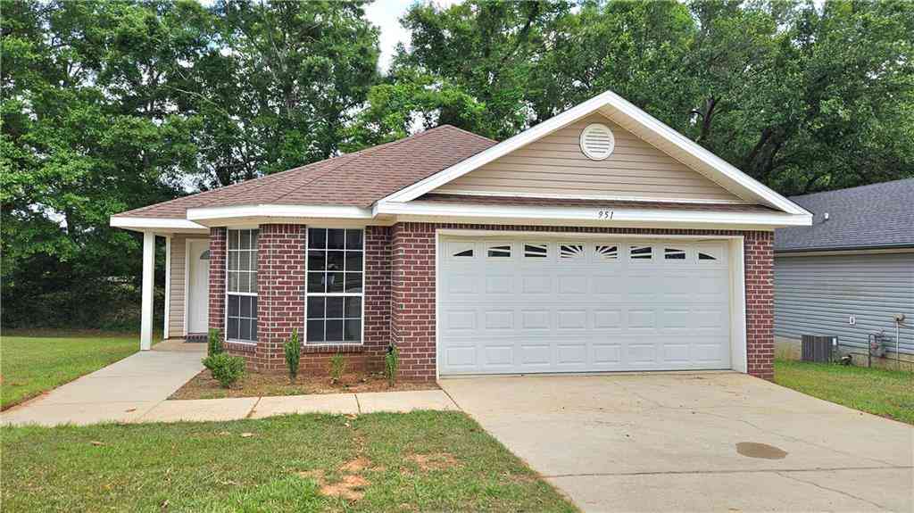 Homes For Sale - 951 E Hamilton Bridges Drive<br/> Mobile, AL 36695