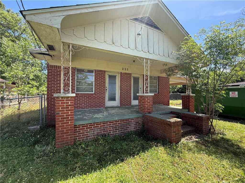 Homes For Sale - 221 Leonard Avenue<br/> Mobile, AL 36610