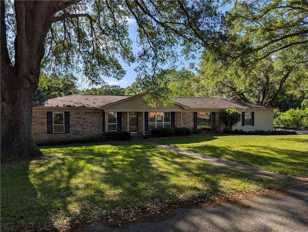 Homes For Sale - 125 Fayette Circle<br/> Saraland, AL 36571