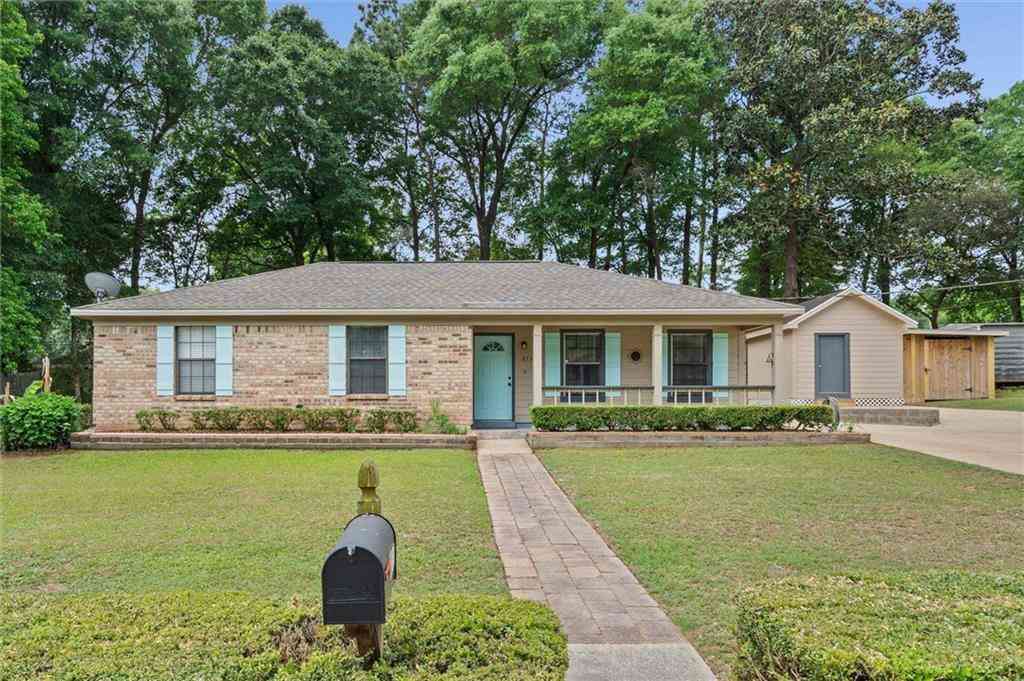 Homes For Sale - 8731 Dutch Valley Court<br/> Mobile, AL 36695