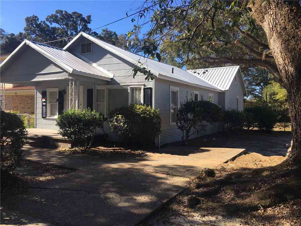 Homes For Rent - 423 Devon Street<br/> Mobile, AL 36617