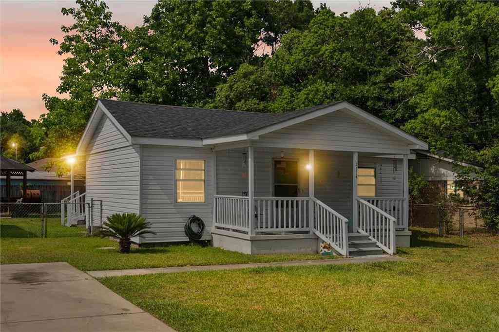 Homes For Sale - 2714 Moot Avenue<br/> Mobile, AL 36606