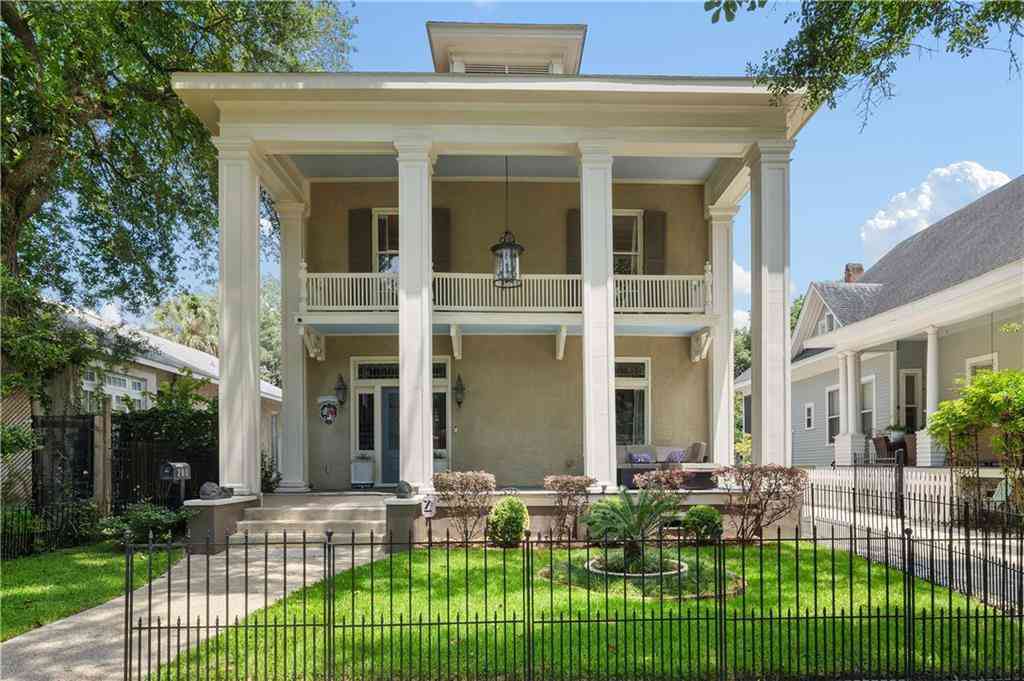 Homes For Sale - 203 Michigan Avenue<br/> Mobile, AL 36604