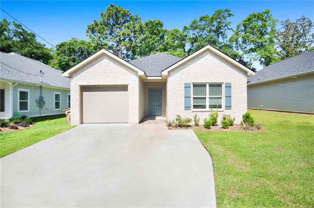 Homes For Sale - 1058 Pinemont Drive<br/> Mobile, AL 36609