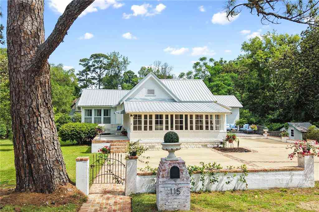 Homes For Sale - 115 North Avenue<br/> Fairhope, AL 36532