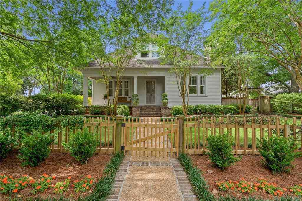 Homes For Sale - 3813 Austill Lane<br/> Mobile, AL 36608