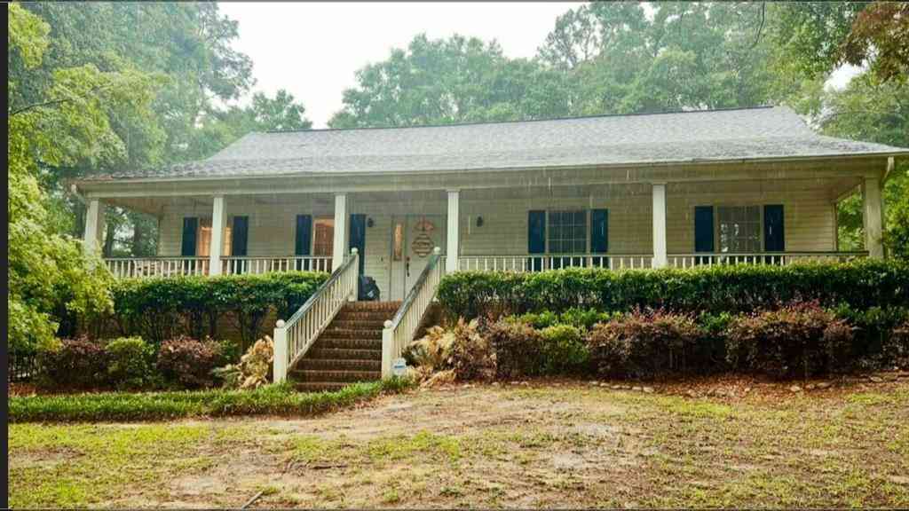 Homes For Sale - 3638 S Country Court<br/> Mobile, AL 36619