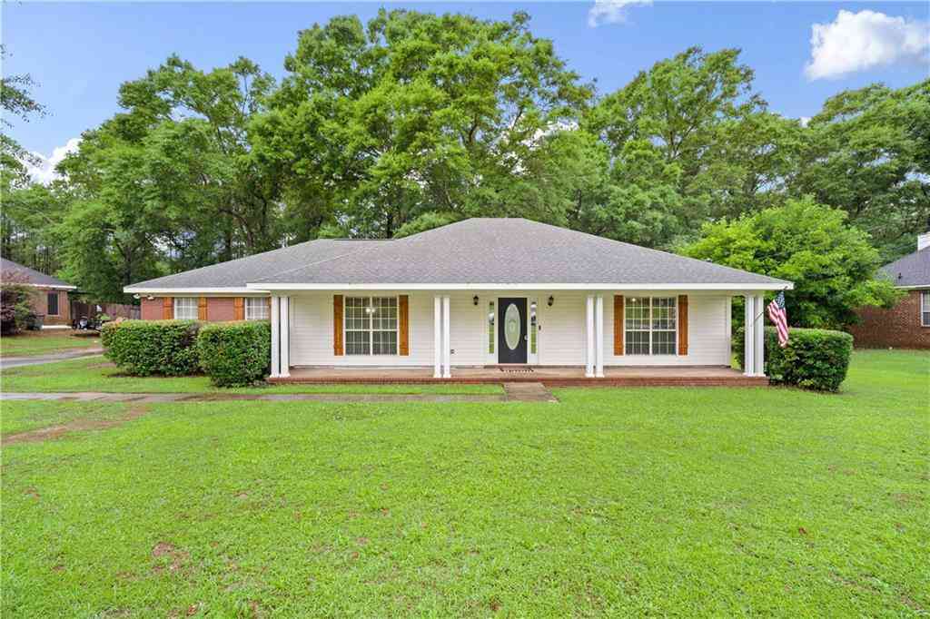 Homes For Sale - 4013 W Blakewood Drive<br/> Semmes, AL 36575
