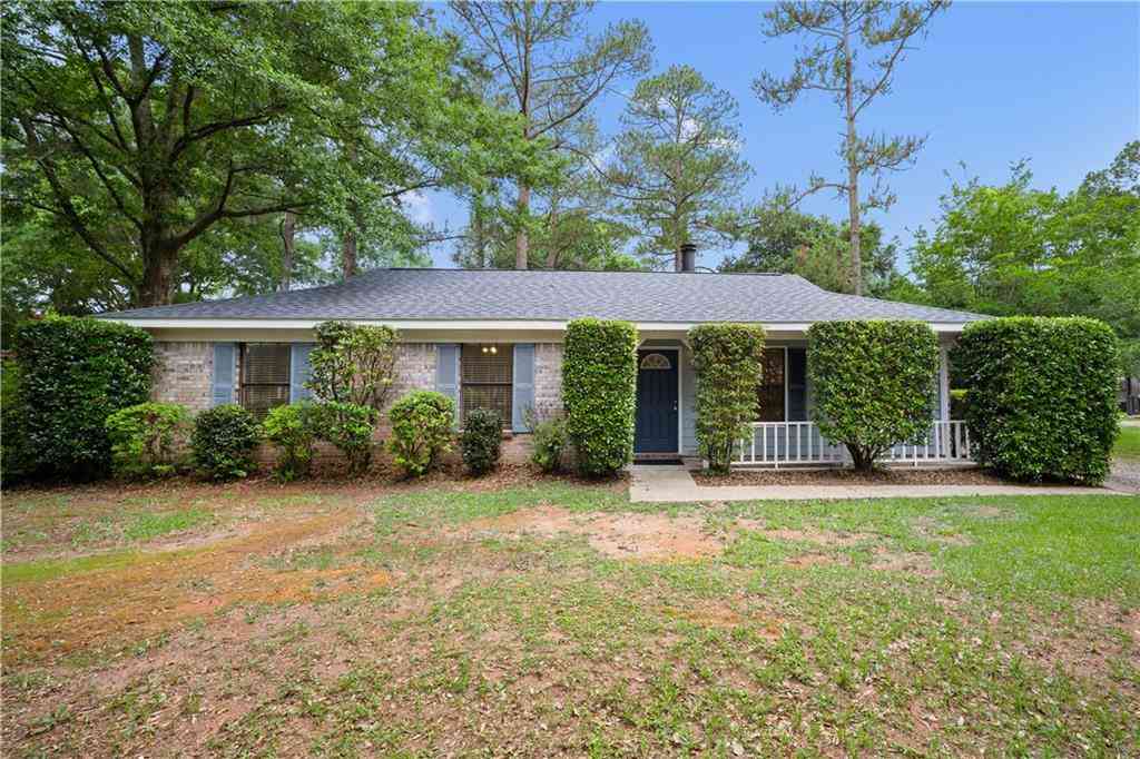 Homes For Sale - 1350 Seven Hills Drive<br/> Mobile, AL 36695