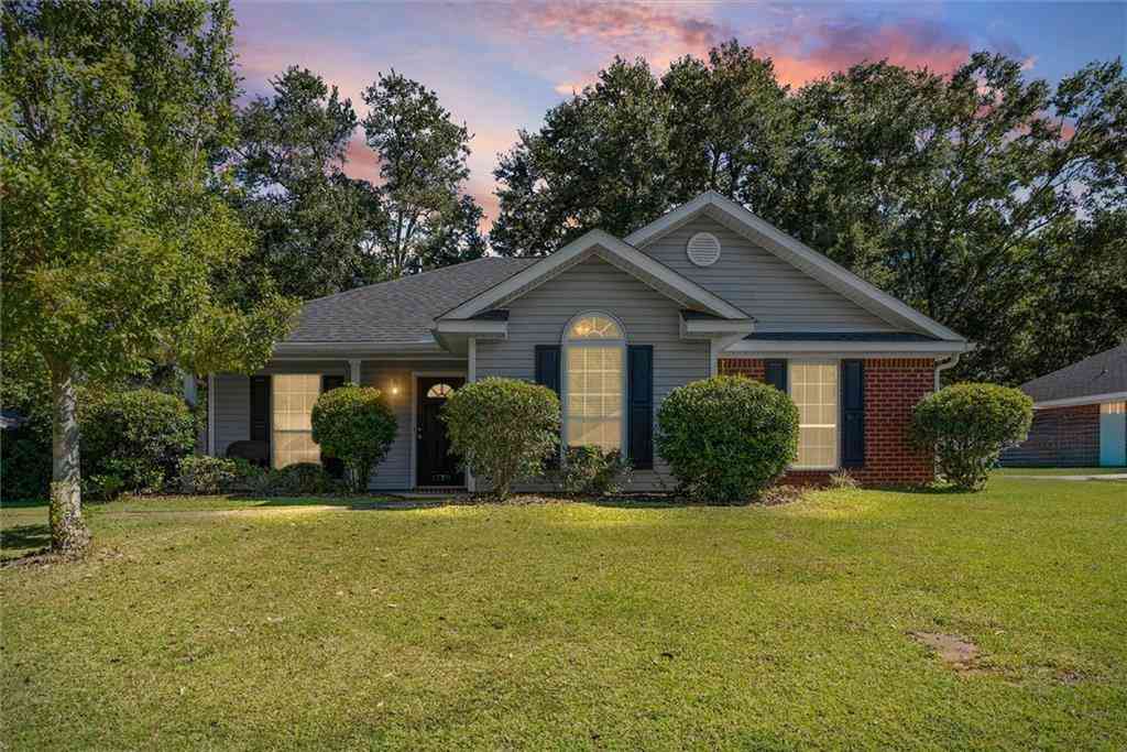 Homes For Sale - 1770 W Woodland Hills Drive<br/> Semmes, AL 36575