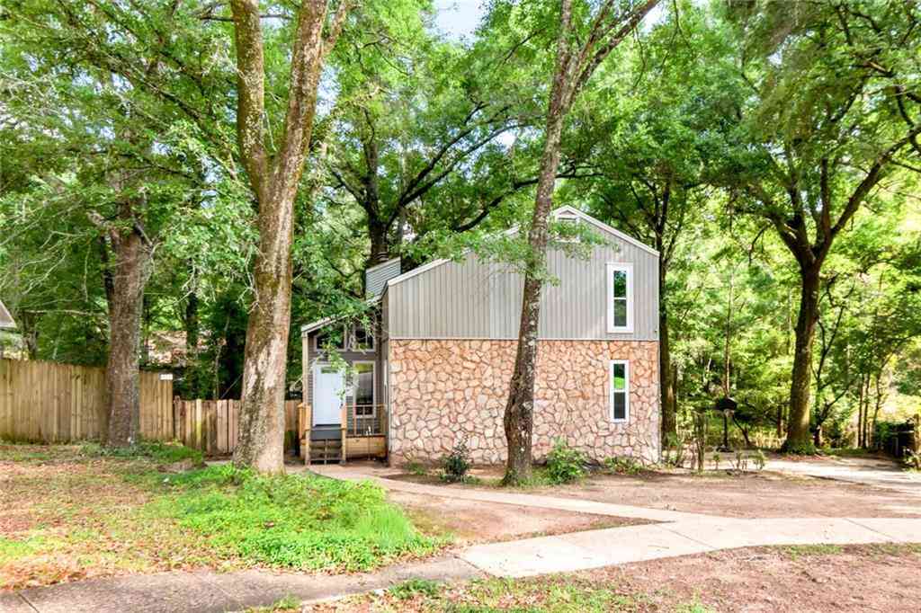 Homes For Sale - 6705 Thoroughbred Court<br/> Mobile, AL 36695
