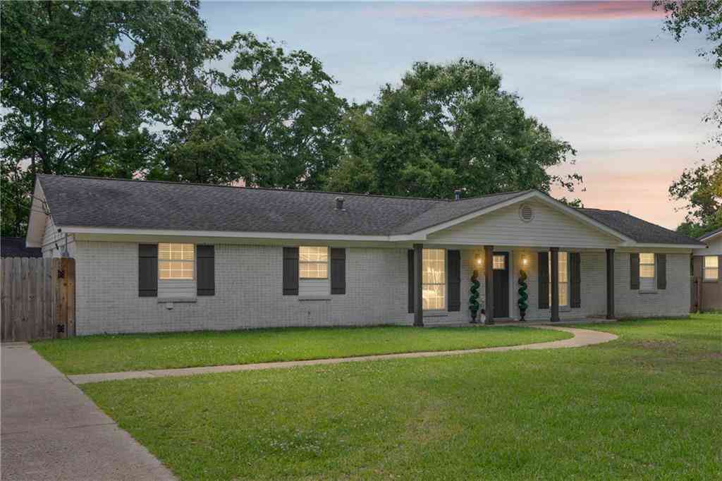 Homes For Sale - 131 Ideal Drive<br/> Saraland, AL 36571