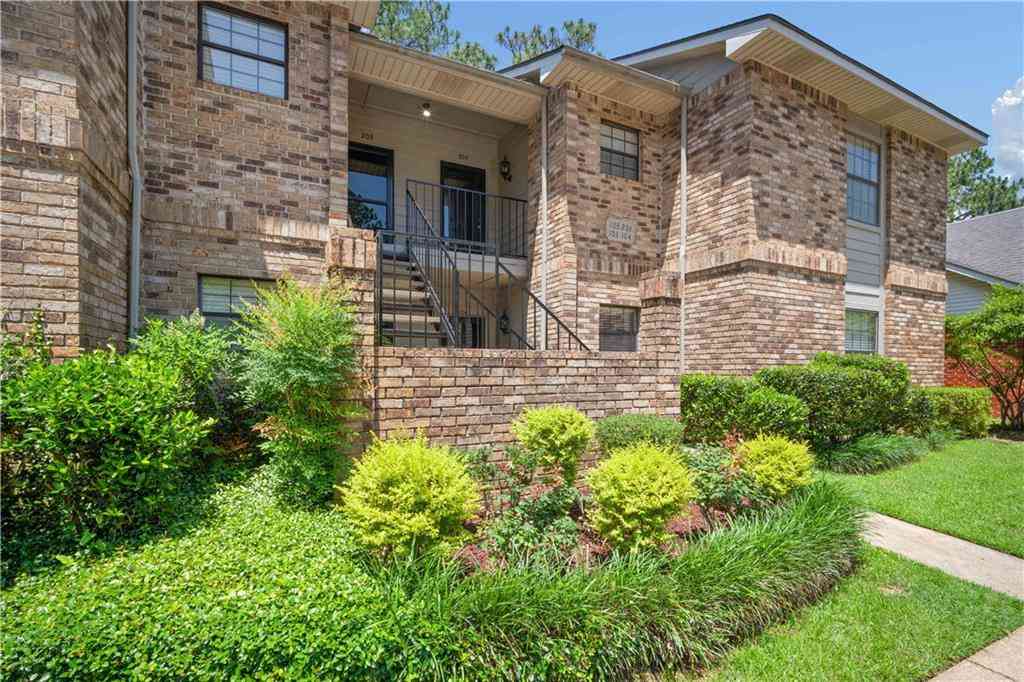 Condo For Sale - 1260 Sutton Court #203<br/> Mobile, AL 36609