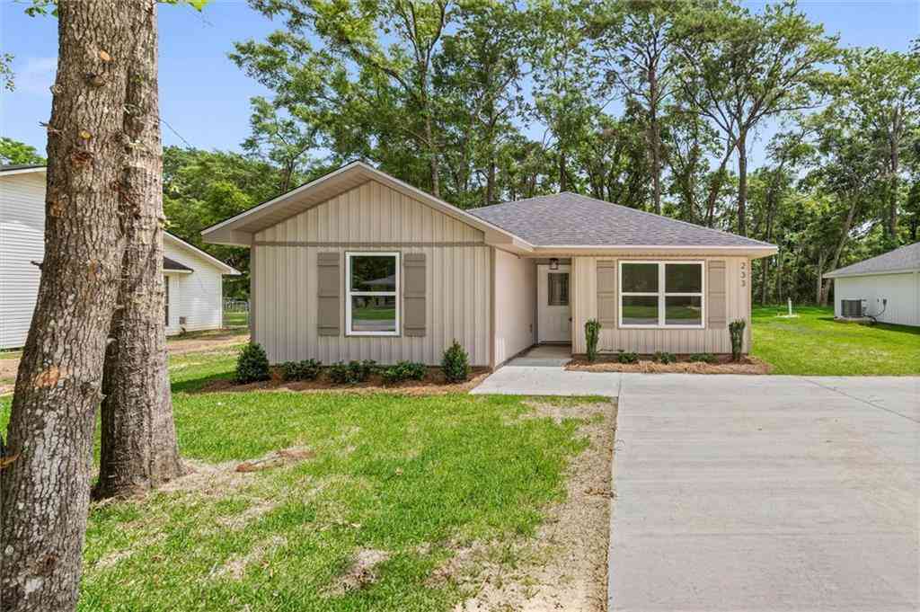 Homes For Sale - 233 Viola Avenue<br/> Saraland, AL 36571