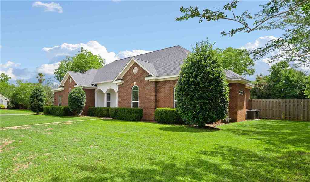 Homes For Sale - 9270 Parliament Circle<br/> Daphne, AL 36526