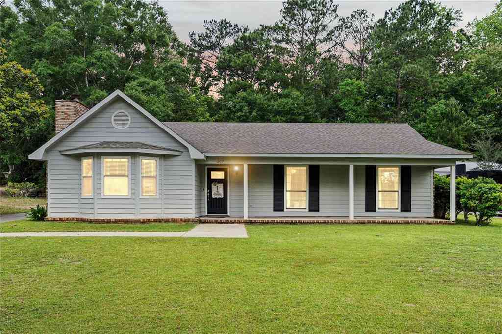 Homes For Sale - 207 Chase Drive<br/> Saraland, AL 36571