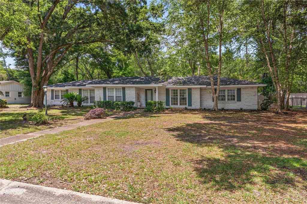 Homes For Sale - 3806 N Claridge Road<br/> Mobile, AL 36608