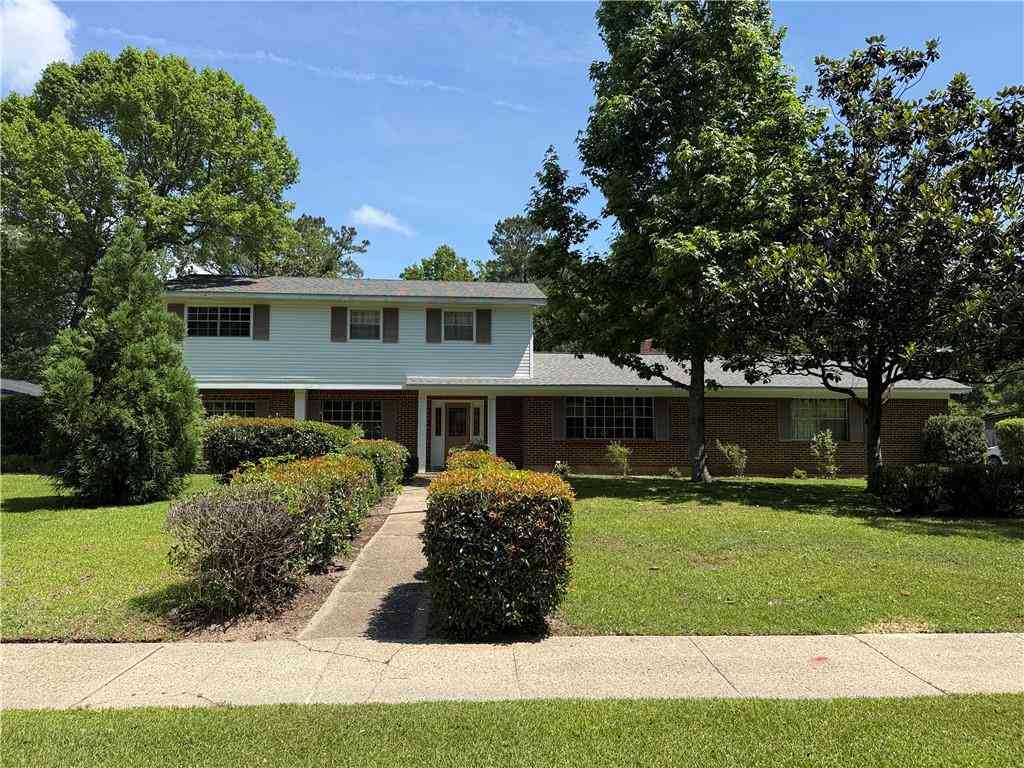 Homes For Rent - 3512 Shadowwood Court<br/> Mobile, AL 36693