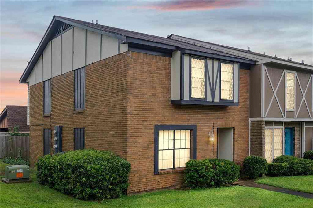 Townhouse For Sale - 529 W Highland Woods Drive<br/> Mobile, AL 36608