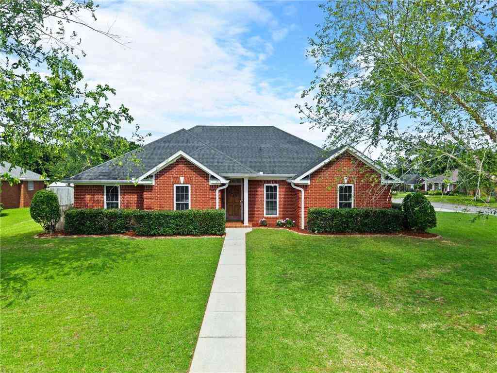 Homes For Sale - 1203 Wakefield Court<br/> Mobile, AL 36695