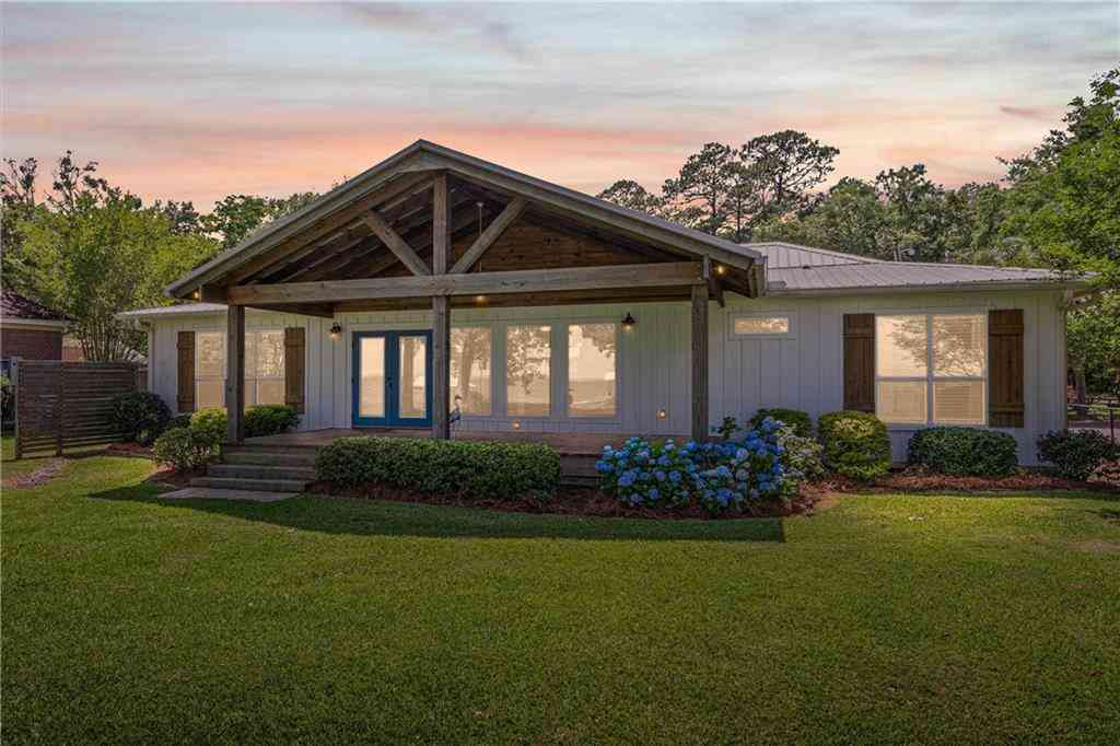 Homes For Sale - 7047 Bay Road<br/> Mobile, AL 36605