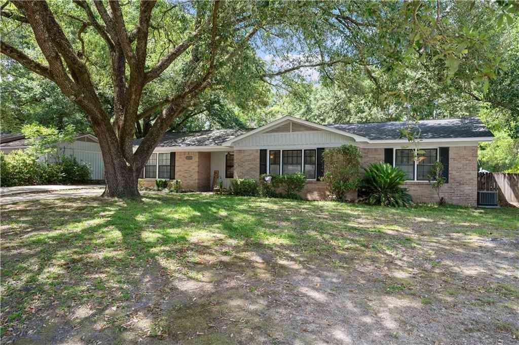 Homes For Sale - 1561 S Shan Drive<br/> Mobile, AL 36693