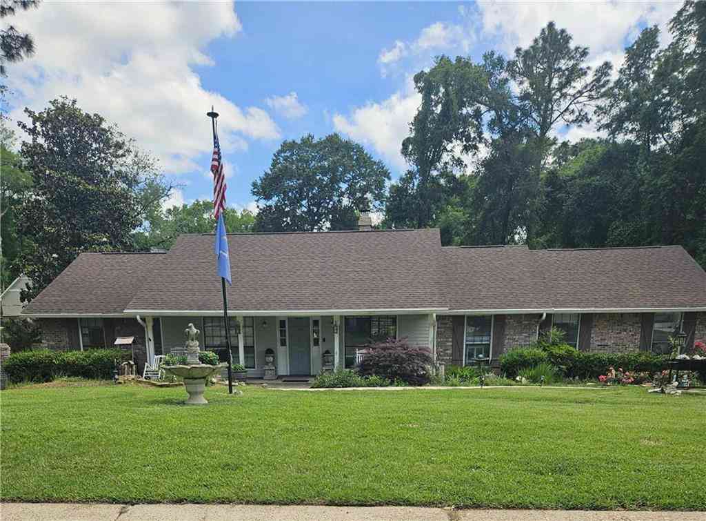 Homes For Sale - 700 Cedar Avenue<br/> Fairhope, AL 36532