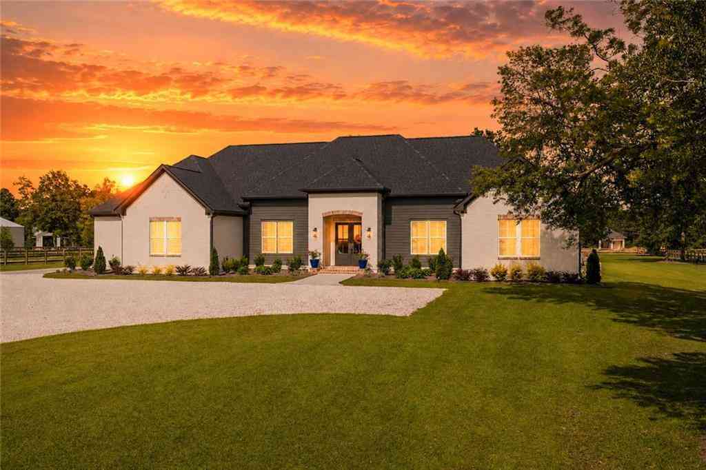 Homes For Sale - 16150 Old Pierce Road<br/> Fairhope, AL 36532