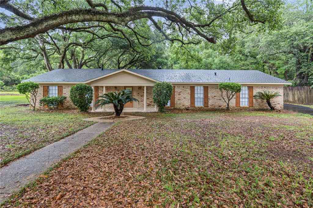 Homes For Sale - 5818 Innsbruck Drive<br/> Mobile, AL 36608