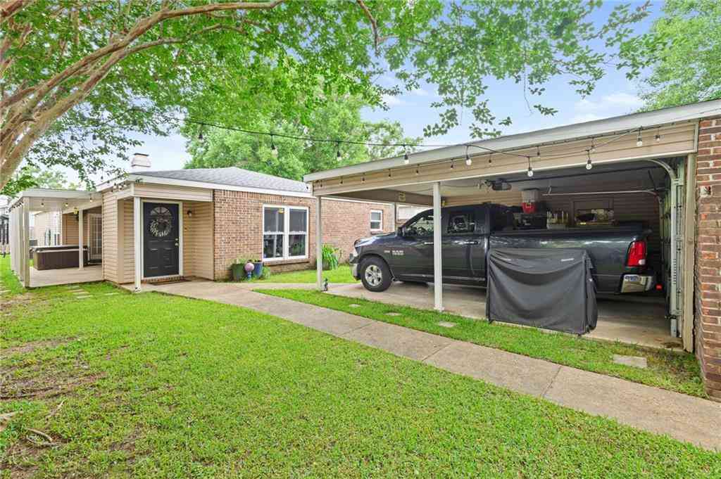 Homes For Sale - 18 Towncrier Court<br/> Mobile, AL 36608