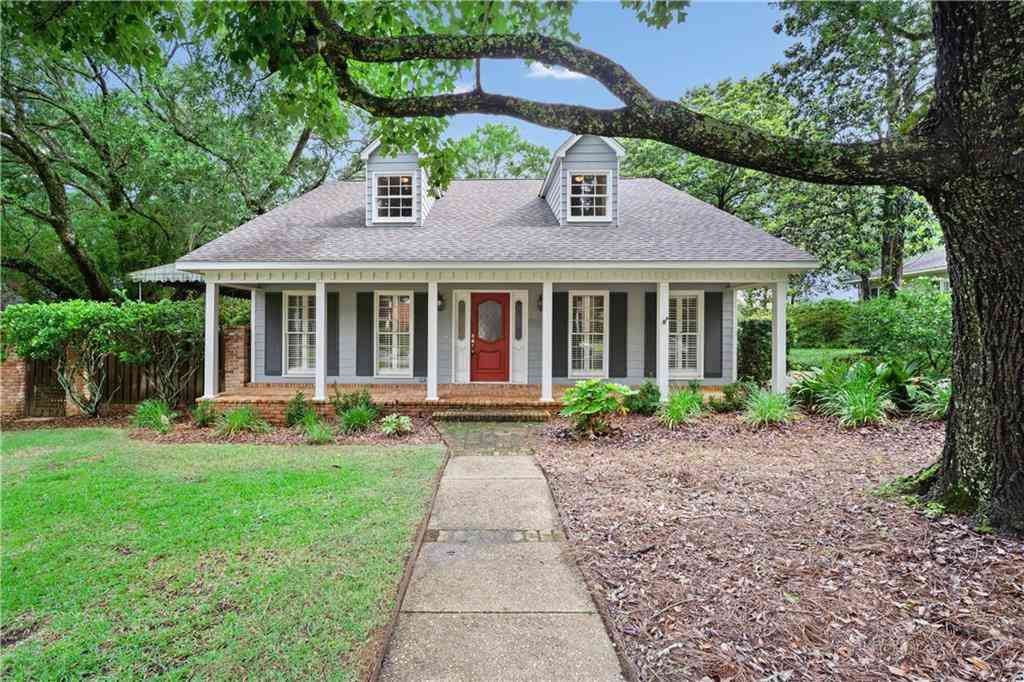Homes For Sale - 5320 Oak Bend Court<br/> Mobile, AL 36609