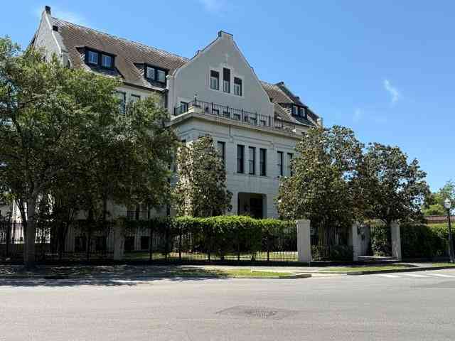 Condo For Sale - 753 St Francis Street #2003A<br/> Mobile, AL 36602