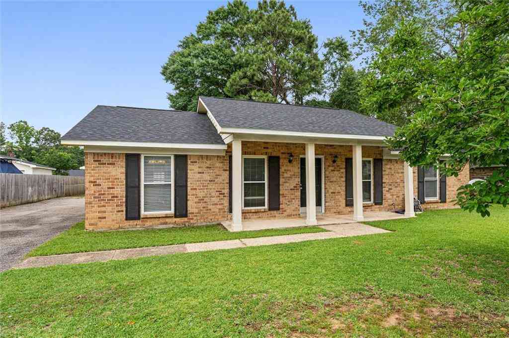 Homes For Sale - 9470 Burnt Ash Drive<br/> Mobile, AL 36695