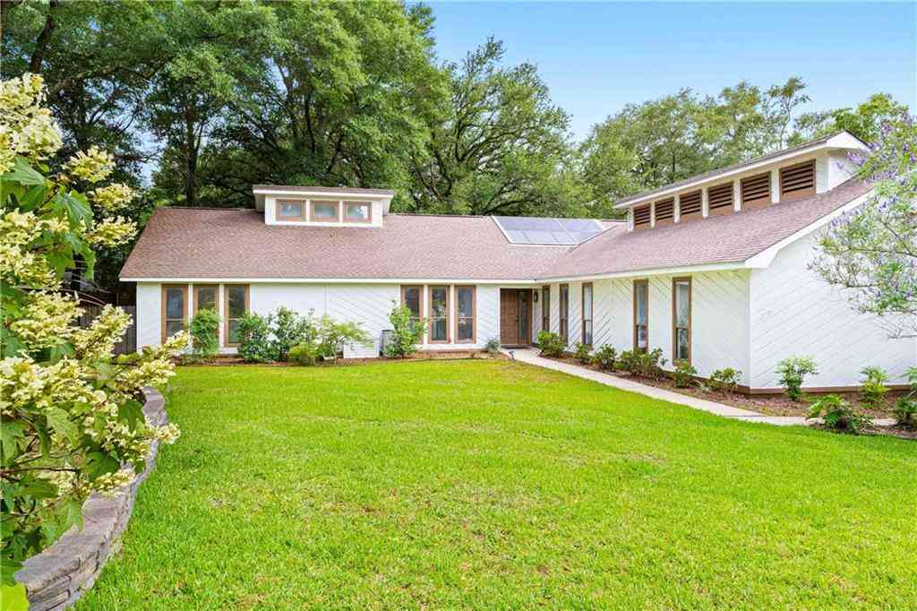 Homes For Sale - 1620 Woodridge Court<br/> Mobile, AL 36695
