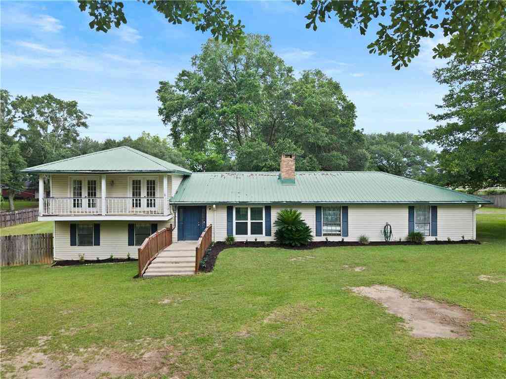 Homes For Sale - 10420 S Johnson Road<br/> Mobile, AL 36695