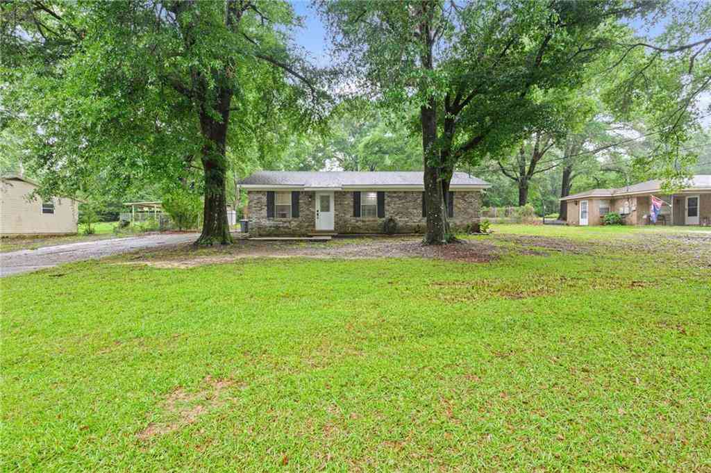 Homes For Sale - 8017 Pine Springs Drive<br/> Saraland, AL 36571
