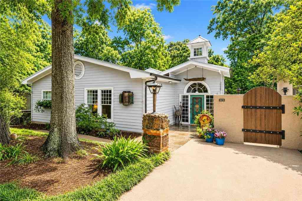 Homes For Sale - 301 School Street<br/> Fairhope, AL 36532