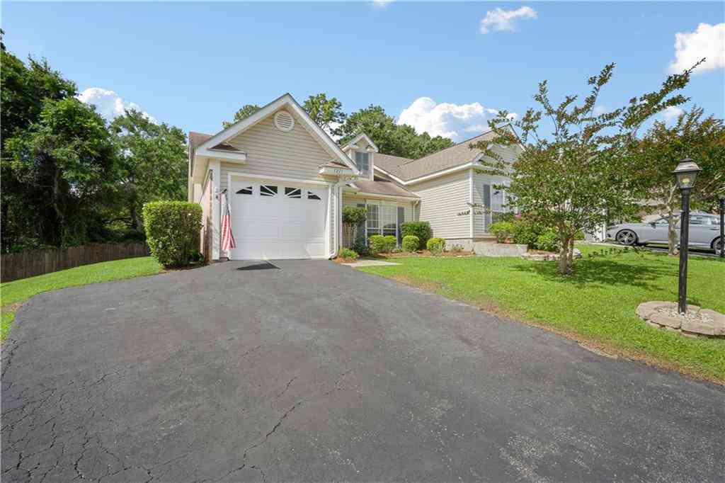Townhouse For Sale - 7271 S Spring Lake Drive<br/> Mobile, AL 36695