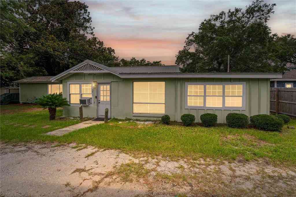 Homes For Sale - 4855 Bay Circle<br/> Orange Beach, AL 36561