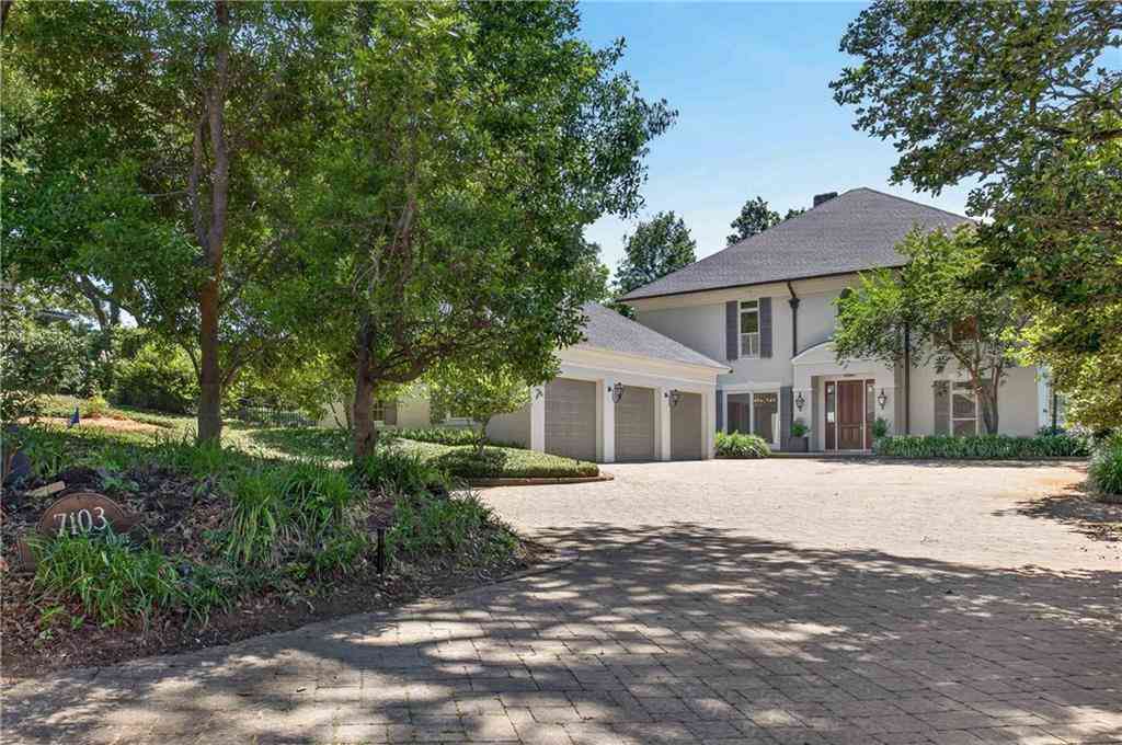 Homes For Sale - 7103 Sans Souci Lane<br/> Fairhope, AL 36532