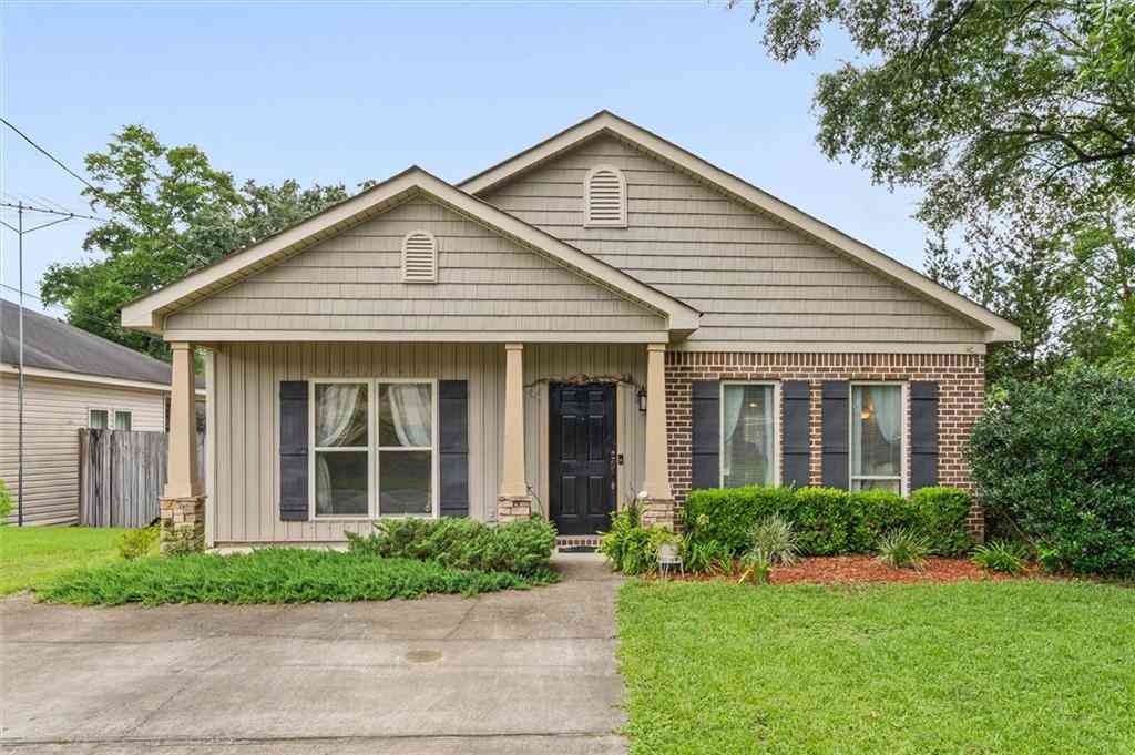 Homes For Sale - 800 Galoway Avenue<br/> Mobile, AL 36609